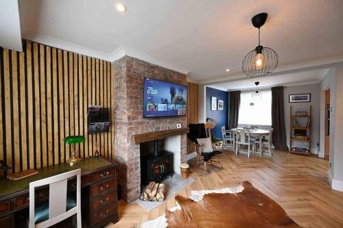 Washington Apartment | Discover Manor Park: Family-Friendly Retreat with 9/10 Rating