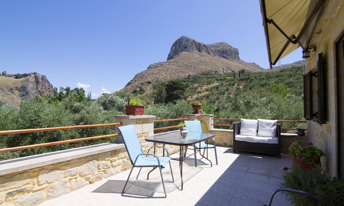 Kissamos Villa | Experience Manor Rokka: Ancient Charm with Spa and Hot Tub