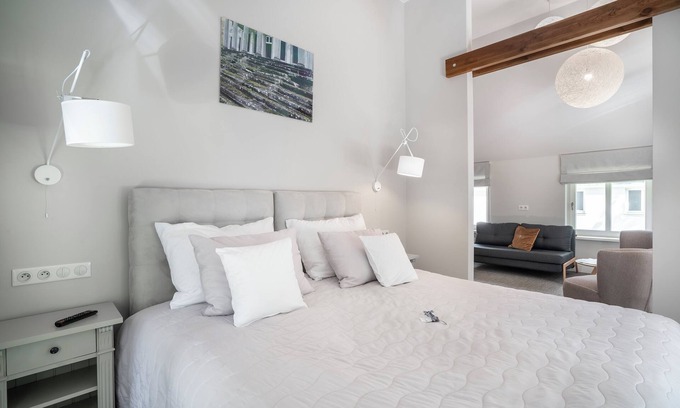 Nowe Warpno Bed & Breakfast | Manowce Palace - Quadruple Room with Garden View Awaits