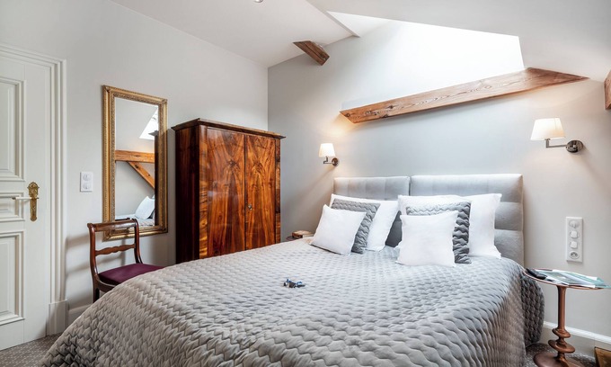 Nowe Warpno Bed & Breakfast | Discover Manowce Palace: Cozy Double or Twin Room Retreat