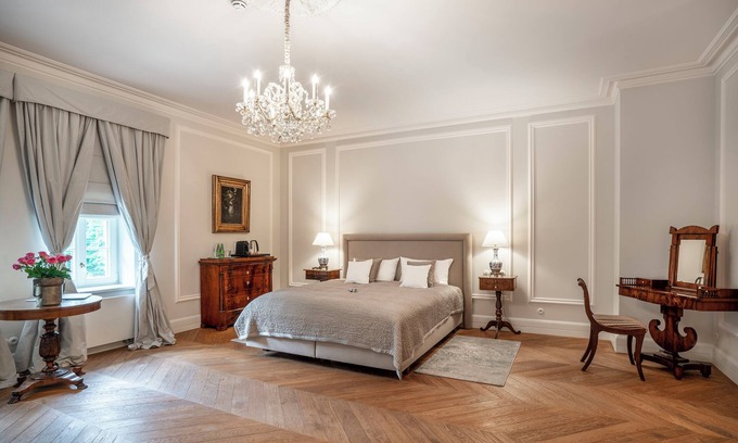 Nowe Warpno Bed & Breakfast | Garden View Suite at Manowce Palace with Hot Tub Access