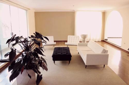 Morumbi House | Inviting Mansão Morumbi 91: Family-Friendly with Kitchen
