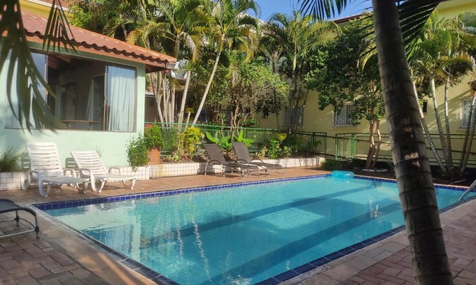 Vila Yolanda Apartment | Discover Mansão Strong: Family-Friendly with Pool Access