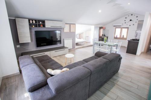 Luino Apartment | Mansarda in centro - Luxury
