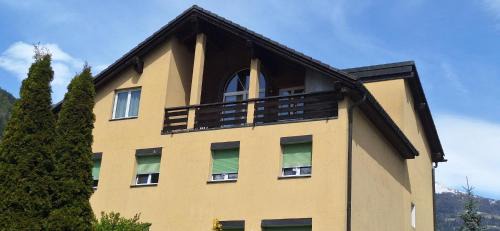 Li Curt Apartment | Cozy Mansarda Sant'Antonio: Pet Friendly & Breakfast Included