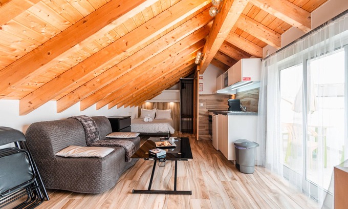 Peniche de Cima Apartment | Charming Mansarda Studio with Private Patio near Peniche Beach