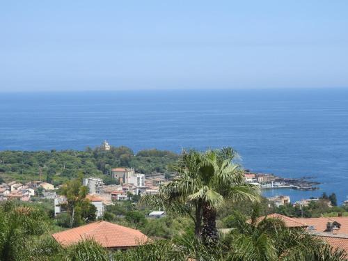 Aci Catena Apartment | Unforgettable Mansarda sul mare dei Ciclopi - 10/10 Rated Stay