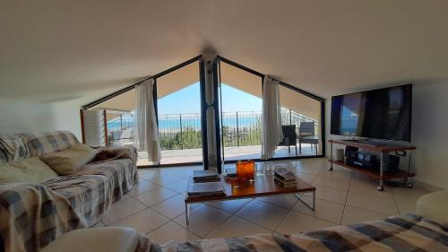 Giulianova Apartment | Beachfront Mansarda VISTA WOW - 4-Star with Great Amenities