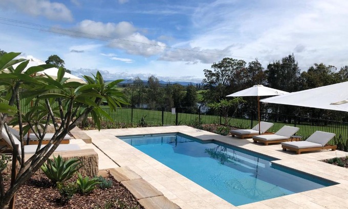 Tinonee Cabin | Discover Mansfield on the Manning: Family-Friendly Oasis