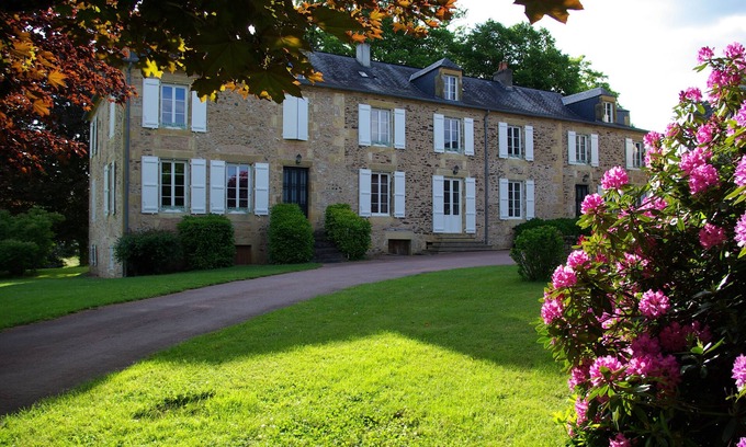 Lanouaille House | Elegant Mansion with Ocean View & Private Pool - 10 Rooms