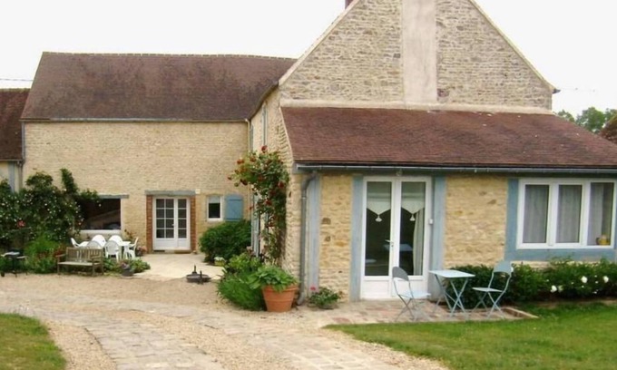 Fourches House | Experience Mansion - Fourches: Pool, Family-Friendly Stay