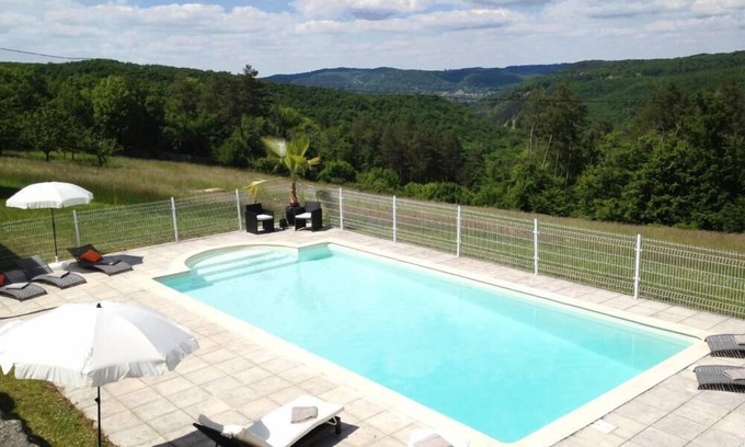 Castelnaud-la-Chapelle House | Explore Mansion House in Dordogne with Private Pool