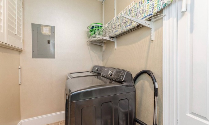 Fort Walton Beach - Destin House | Serene Bayfront Mansion Guest House with Pool & Pet-Friendly