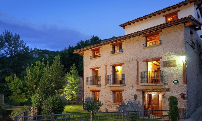 Torrecilla en Cameros Villa | Experience Comfort at Belvilla by OYO Villa Liquidámbar II