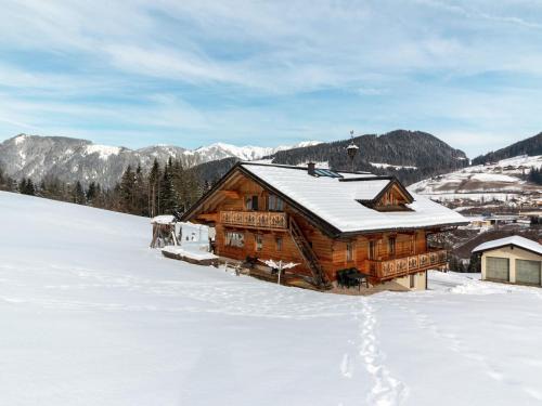 Eben im Pongau House | Cozy Villa Courtyard Retreat Near Salzburg Ski Area