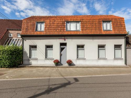 Ruiselede House | Peaceful Retreat Near the Woods with Pool & Pet-Friendly