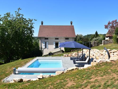 Martigny-le-Comte House | Inviting Holiday Home in Martigny le Comte with Private Pool