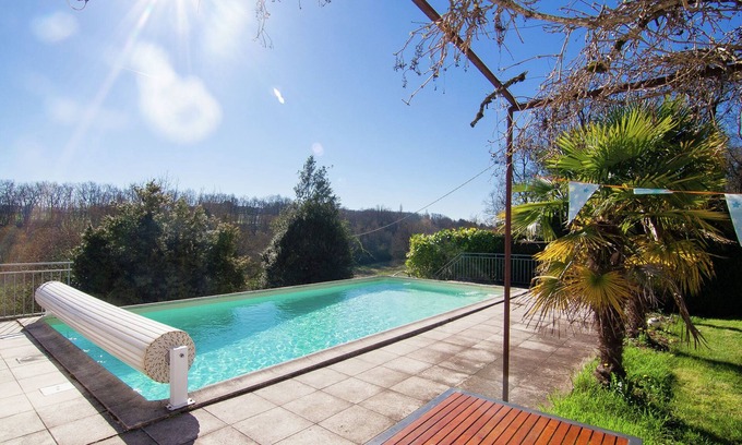 Sigoules Villa | Elegant Mansion with Pool and Family-Friendly Amenities