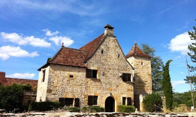 Nadaillac-de-Rouge House | Mansion - Lamothe Fénelon: Guest Rated 9.8 with Pool & Breakfast