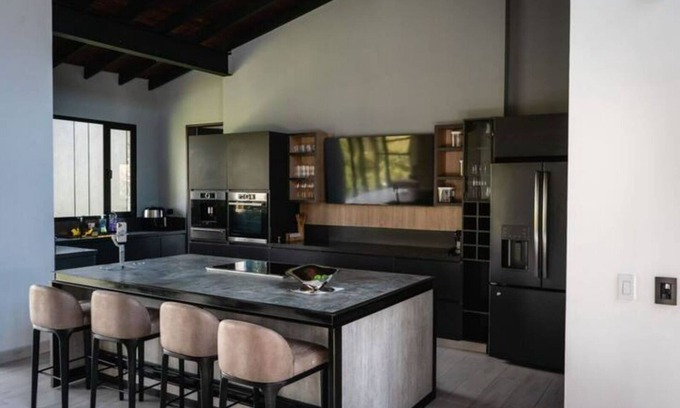 Las Mercedes Villa | Mansion Palms: Family-Friendly Retreat Awaits You