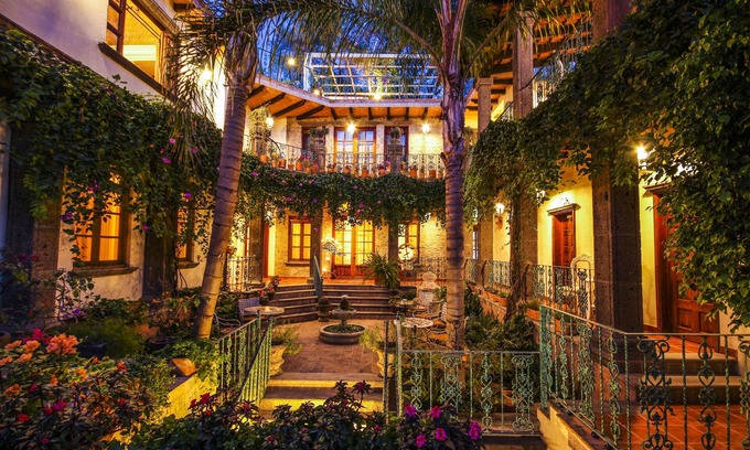 Zona Centro House | Elegant Mansion San Miguel: Spa, Breakfast & Family-Friendly