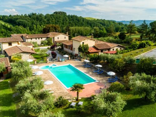 Ramazzano House | Elegant Urbane Mansion in Perugia with Pool & Hot Tub