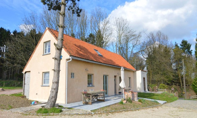 Ellezelles Villa | Scenic Mansion with Guest Rated 9.8 and Family-Friendly Perks