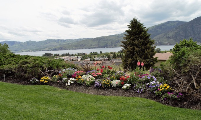 Manson House | Exceptional Manson Vacation Rental with Breakfast & Kitchen