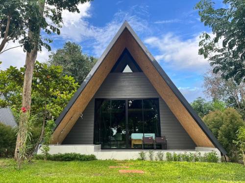 Kanchanaburi Resort | Discover Family-Friendly Comfort at Manta Resort