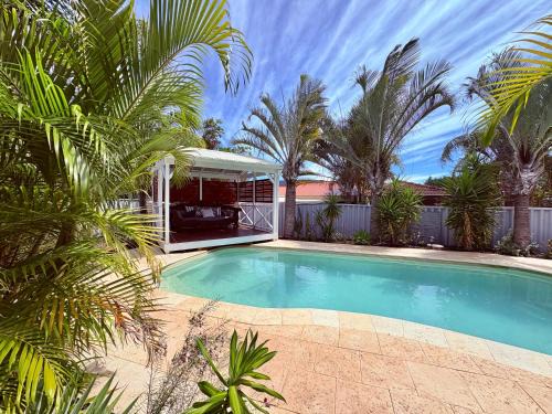 Kalbarri Apartment | Family-Friendly Manta Stays with Ocean Views & Pool Access