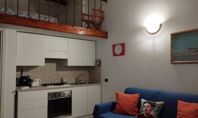 Domodossola Apartment | Cozy Mantellini 2B Apartment with Kitchen and Breakfast