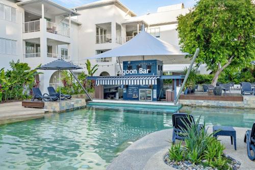 Port Douglas Hotel | Relax at Mantra PortSea: Family-Friendly with Pool & Hot Tub
