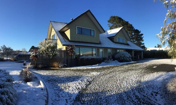 Ohakune Bed & Breakfast | Experience Manuka Lodge B&B: 5-Star Comfort Awaits