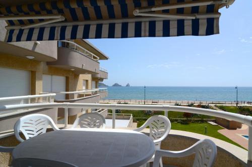 Els Griells Apartment | Oceanfront Retreat at MANUREVA VII 2-A with Pool
