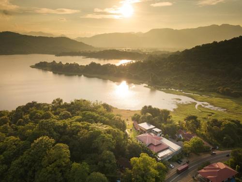 Mahiyanganaya Resort | Relax at Mapakada Village - Mahiyanganaya with Ocean Views