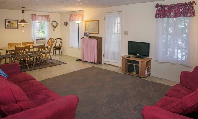 Hammondsport Cabin | Maple Hide A Way | on Keuka Lake