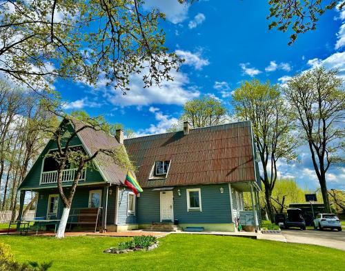 Klykiai House | Maple House: Family-Friendly Retreat Amidst the Maples
