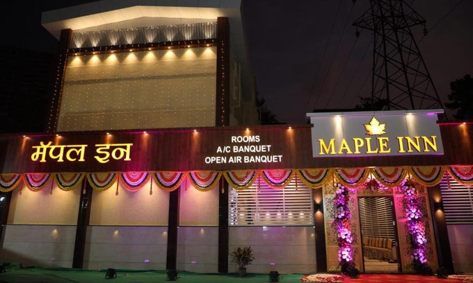 Thane West Hotel | Discover Maple Inn: Family-Friendly with Restaurant & Breakfast