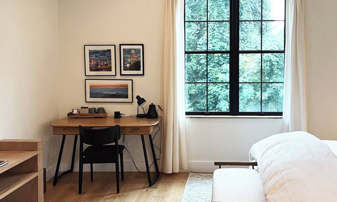 Hendersonville Bed & Breakfast | Maple King - Allora Bed-and-Breakfast Downtown Hendersonville