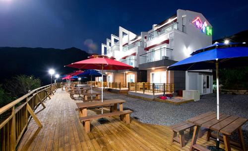Gurye Hotel | Cozy Maple Valley: Family-Friendly Retreat with Hot Tub