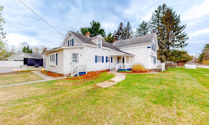 Colchester House | Family-Friendly Retreat at Maplewood Manor - Unit 2