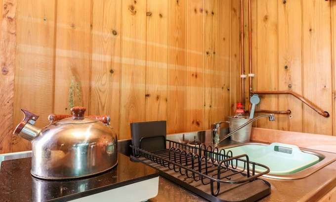Dumfries Cottage | Romantic Maquessa Shepherd's Hut with Garden in Dumfries