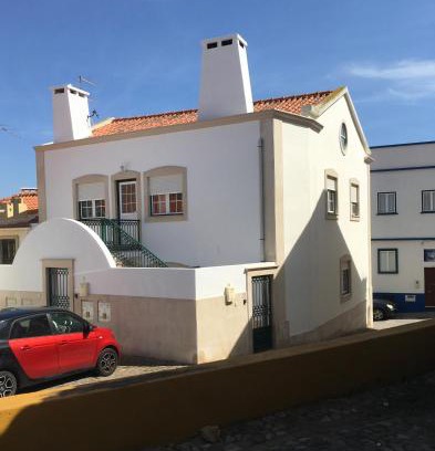 Sines Apartment | Pet-Friendly Retreat at Maré Alta with High Guest Ratings