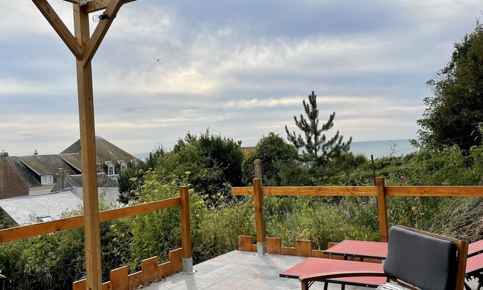 Ault House | Modern Oceanfront Retreat at Marée Ault with Spa & Views