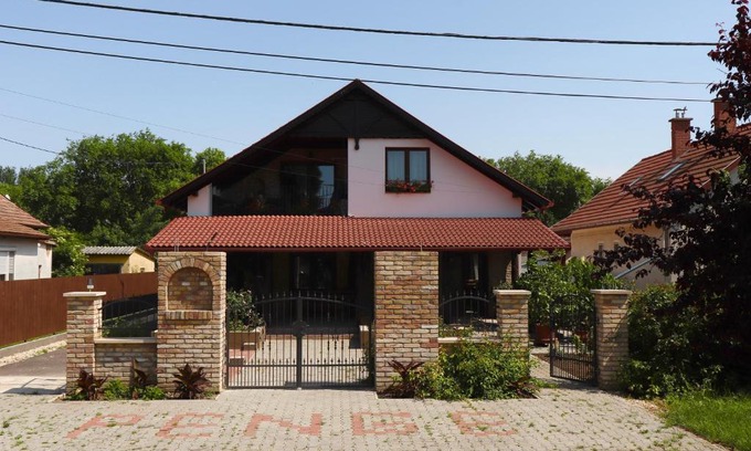 Hortobagy House | Top-Rated MaRéJa Vendégház: Family-Friendly Retreat