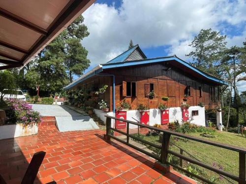 Dagua House | Family-Friendly Cabaña María Ce with Hot Tub and Kitchen
