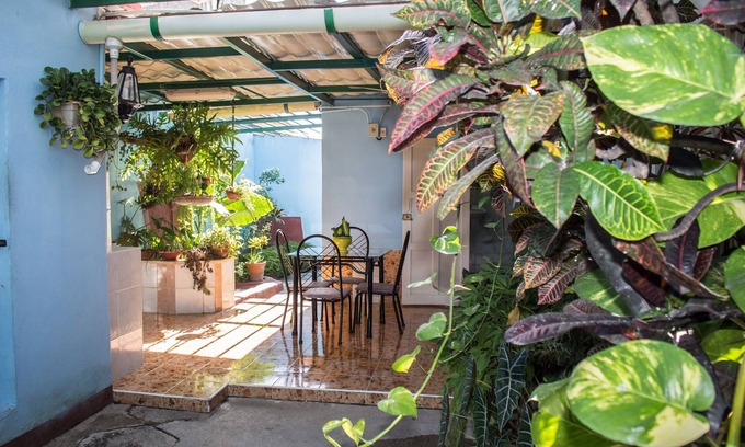Cienfuegos House | Guest Rated Mar Azul: Spa, Breakfast & Family Friendly Stay