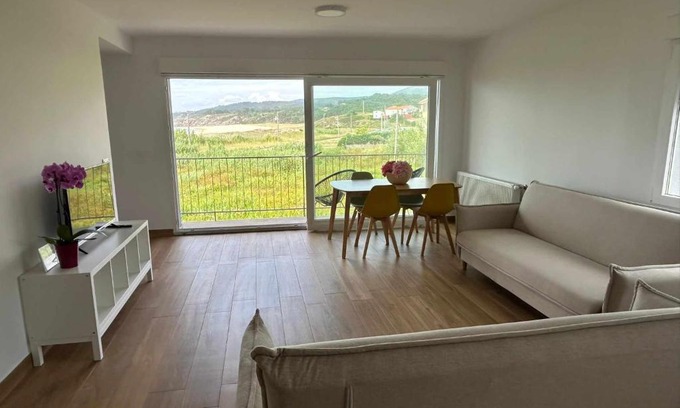Porto do Son Apartment | Inviting Mar de Queiruga 01 As Seiras - Pet Friendly Haven