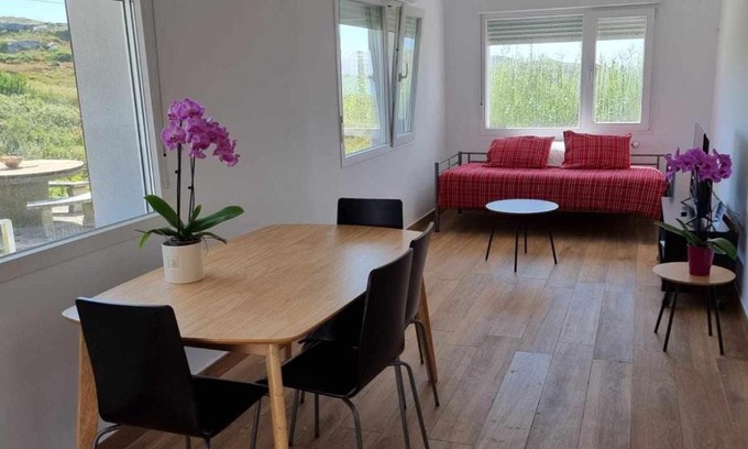 Porto do Son Apartment | Pet-Friendly Oceanfront Escape at Mar de Queiruga 02 Xeiteira
