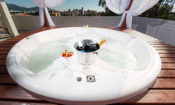 Ingleses do Rio Vermelho House | Inviting Mar e Mar Florianópolis with Ocean View & Spa